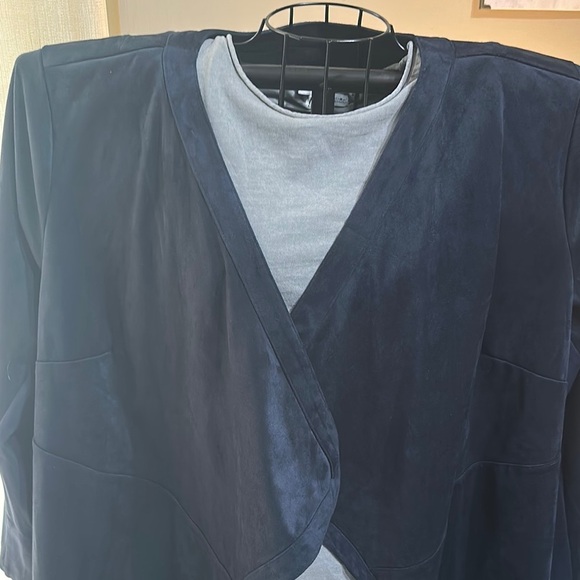 Unique Winged Open Front J.Jill Navy Blazer - Picture 5 of 12